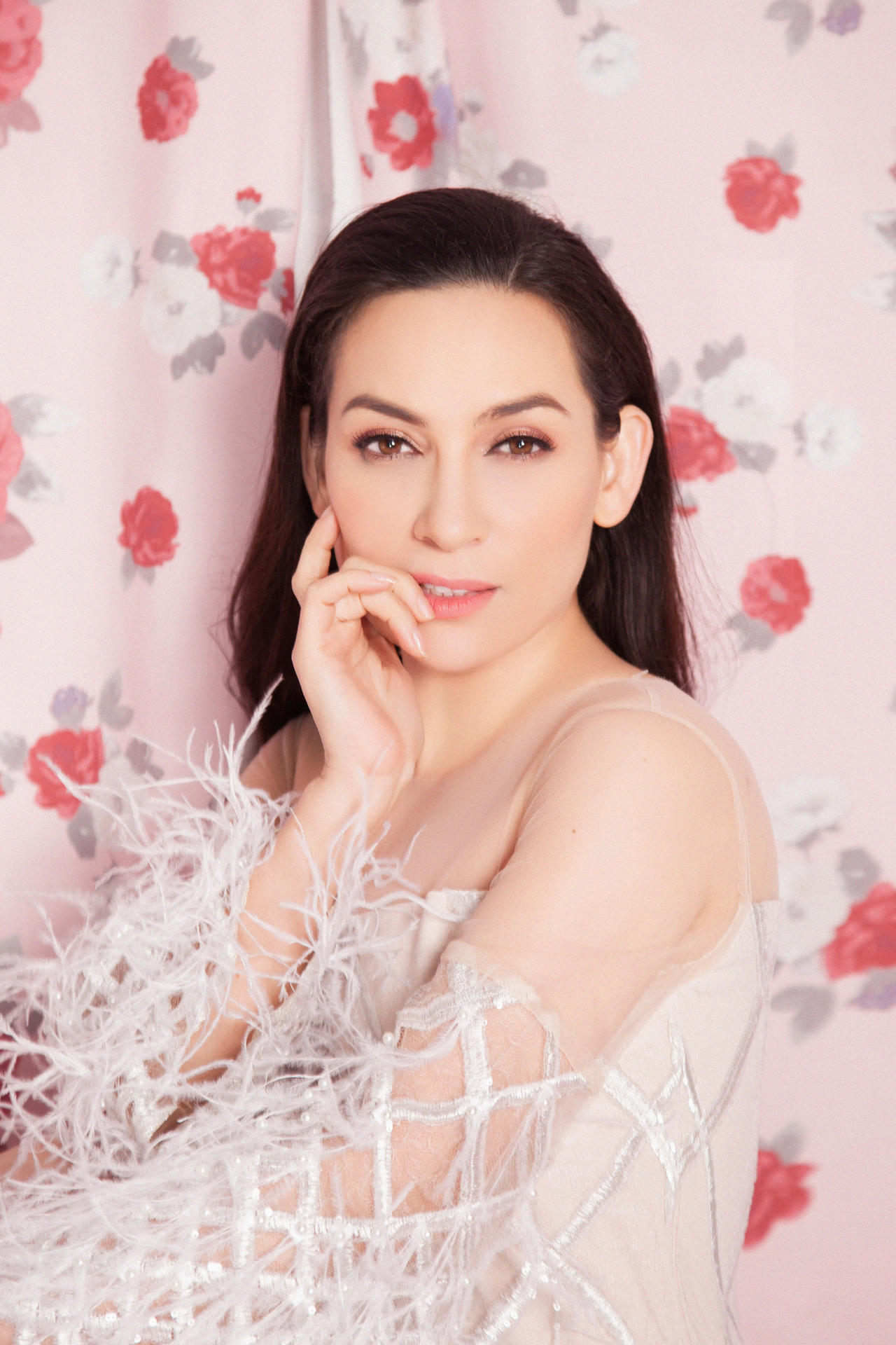 Phi Nhung: 'Tôi không là con rối của người lắm tiền nhiều của'