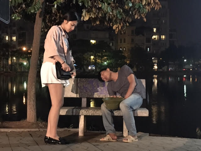 Trung ruồi trở thành 'cửu vạn chính hiệu' ở chợ Long Biên