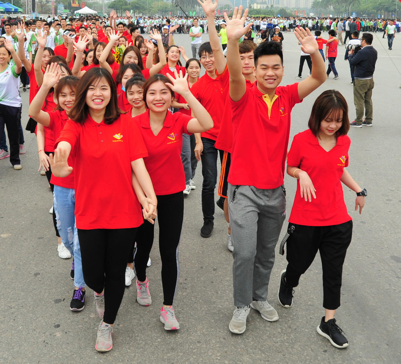 Gần 8.000 người tham dự  “Ngày chạy Olympic - Vì sức khỏe toàn dân”
