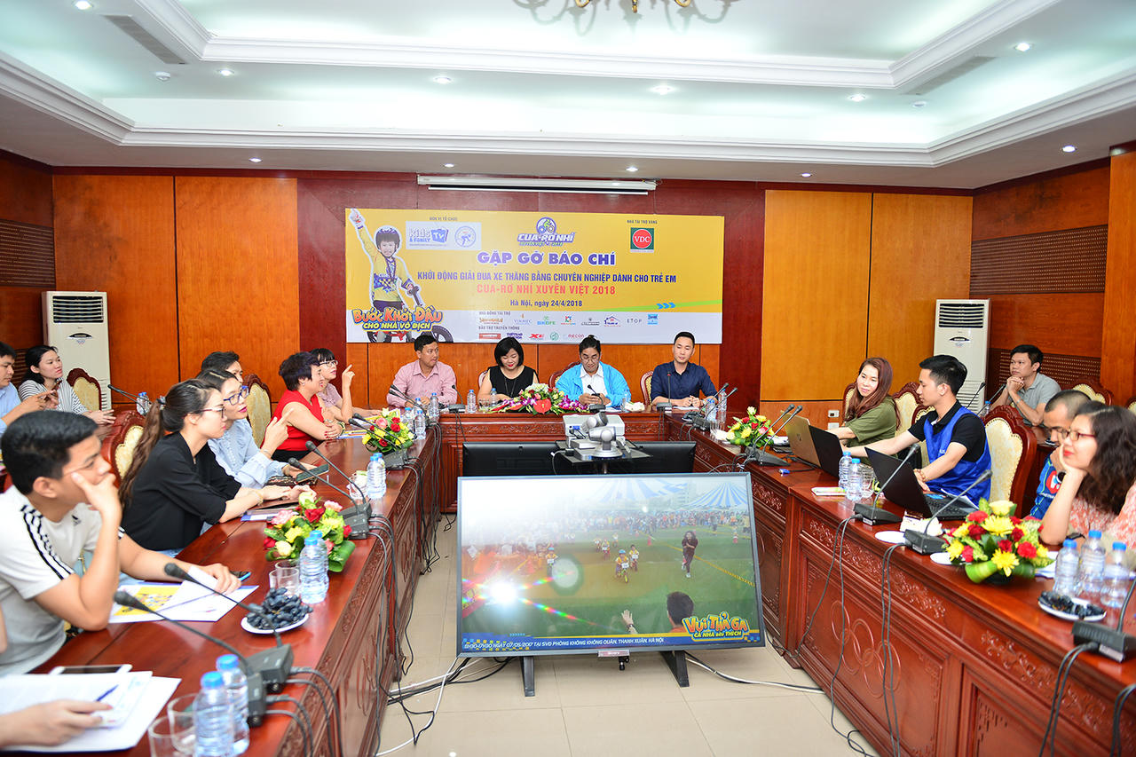 1000 VĐV nhí tham gia 'Cua-rơ nhí xuyên Việt 2018'