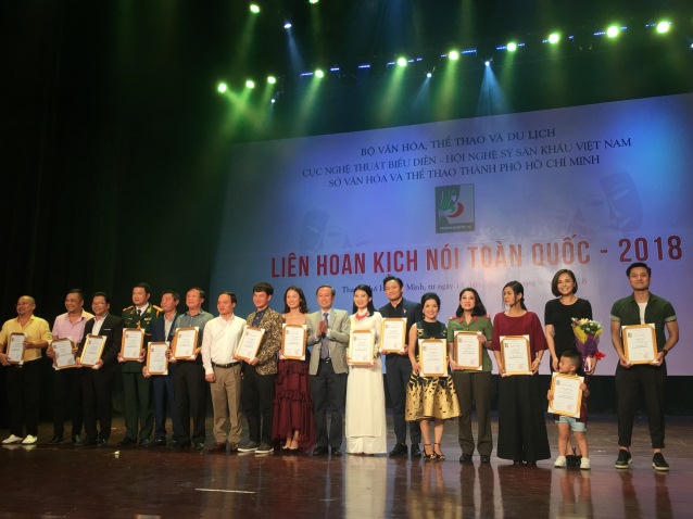 Xuân Bắc- Công Lý đoạt Huy chương vàng Liên hoan Kịch nói toàn quốc 2018