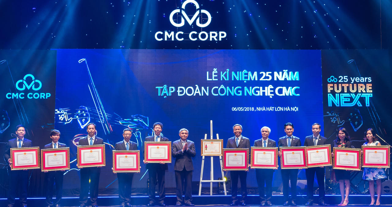 Tập đoàn Công nghệ CMC đón nhận Huân chương Lao động Hạng Ba lần thứ 2