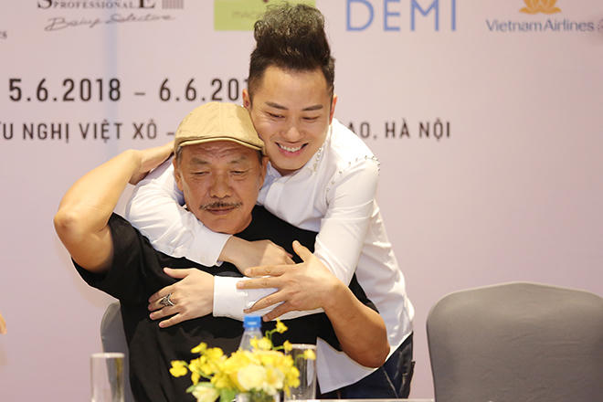 'Tùng Dương hát Bộ tứ sông Hồng' thành 'quả bom' của làng nghệ thuật?