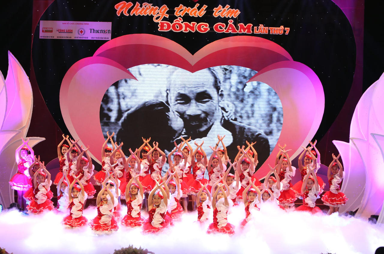 “Những trái tim đồng cảm” trao tặng 5 tỷ đồng cho những mảnh đời bất hạnh