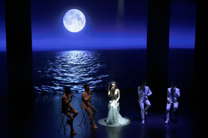 Nhật Huyền gây “choáng” khi “trình làng” một ca khúc- ba phiên bản