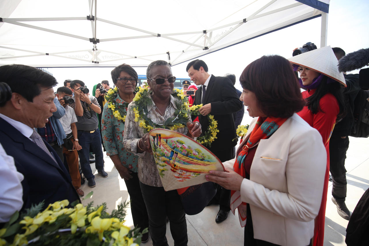 Du lịch Việt Nam đón vị khách quốc tế thứ 15 triệu.