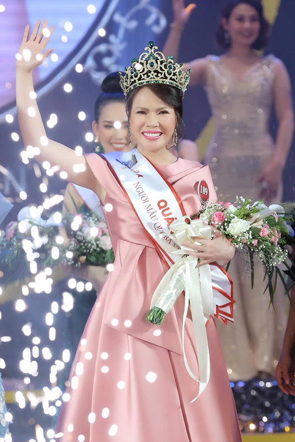 Quán quân Người mẫu Quý bà 2018 chinh phục giấc mơ ở tuổi 49