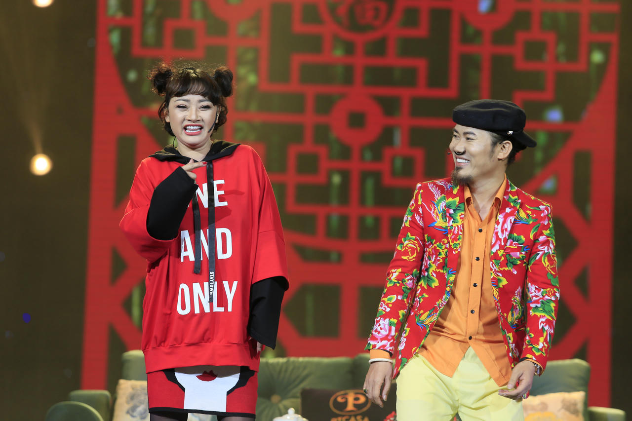 Vượng râu - Trà My làm khán giả “cười té ghế” với “Bom nổ chậm” 