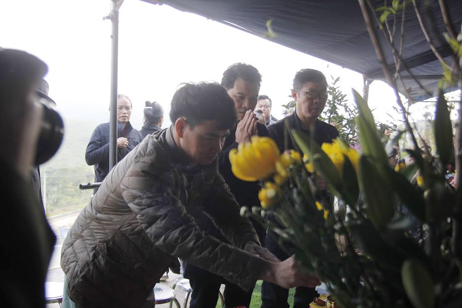 NSND Anh Tú 'nằm cạnh' cố nhạc sĩ An Thuyên