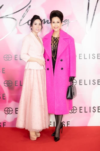 Hoa hậu Thu Thảo và các sao cùng “kể chuyện” thời trang