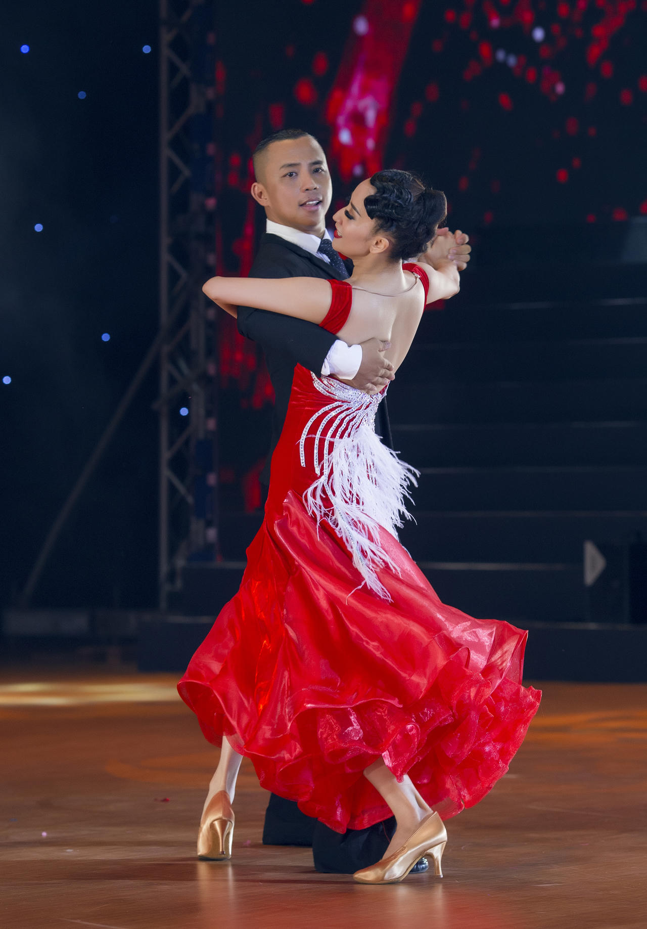 Chí Anh- Khánh Thi mong muốn dancesport “ra ở riêng”