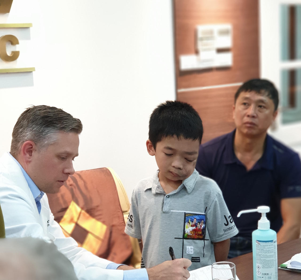 128 trẻ bị dị tật được phẫu thuật miễn phí