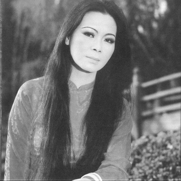 Khánh Ly hoài niệm về tuổi thanh xuân