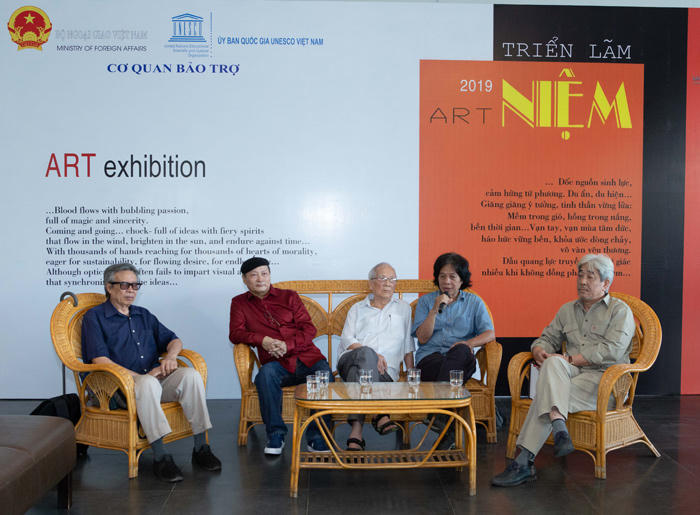 Hàng trăm bức tranh đa phong cách tại 'Niệm'