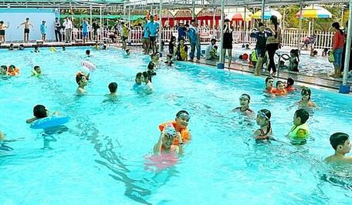 Hơn 5.000 người tham gia phát động toàn dân tập luyện môn bơi, phòng chống đuối nước