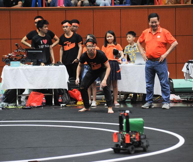 Chung kết cuộc đua xe tự hành quốc tế kịch tính trí tuệ