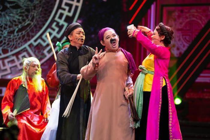 Bất ngờ chuyện Thị Màu bị 'nựng', xử án trong thang máy của Vượng Râu