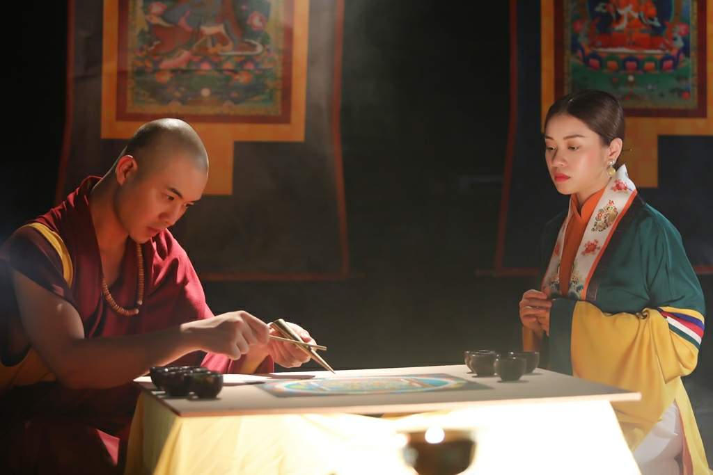 'Mơ duyên' có giống 'Độ ta không độ nàng'?