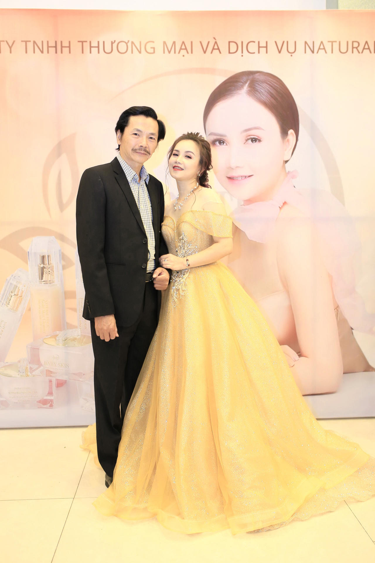 'Bố Sơn' trong 'Về nhà đi con' khen 'cô Xuyến' rất đáng yêu