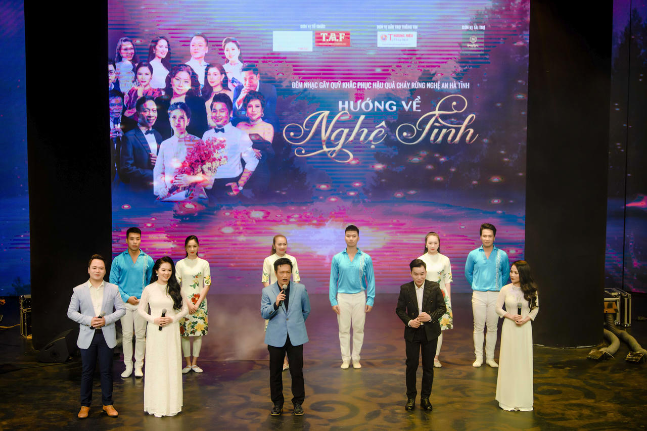 Đinh Hiền Anh cùng các nghệ sĩ kêu gọi 300 triệu ủng hộ khắc phục sự cố cháy rừng