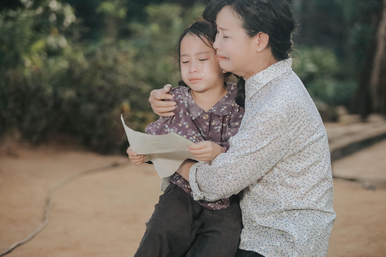 NSƯT Tố Nga cùng dàn nhạc giao hưởng ra nghĩa trang Đường Chín quay 'Gửi vào thương nhớ'