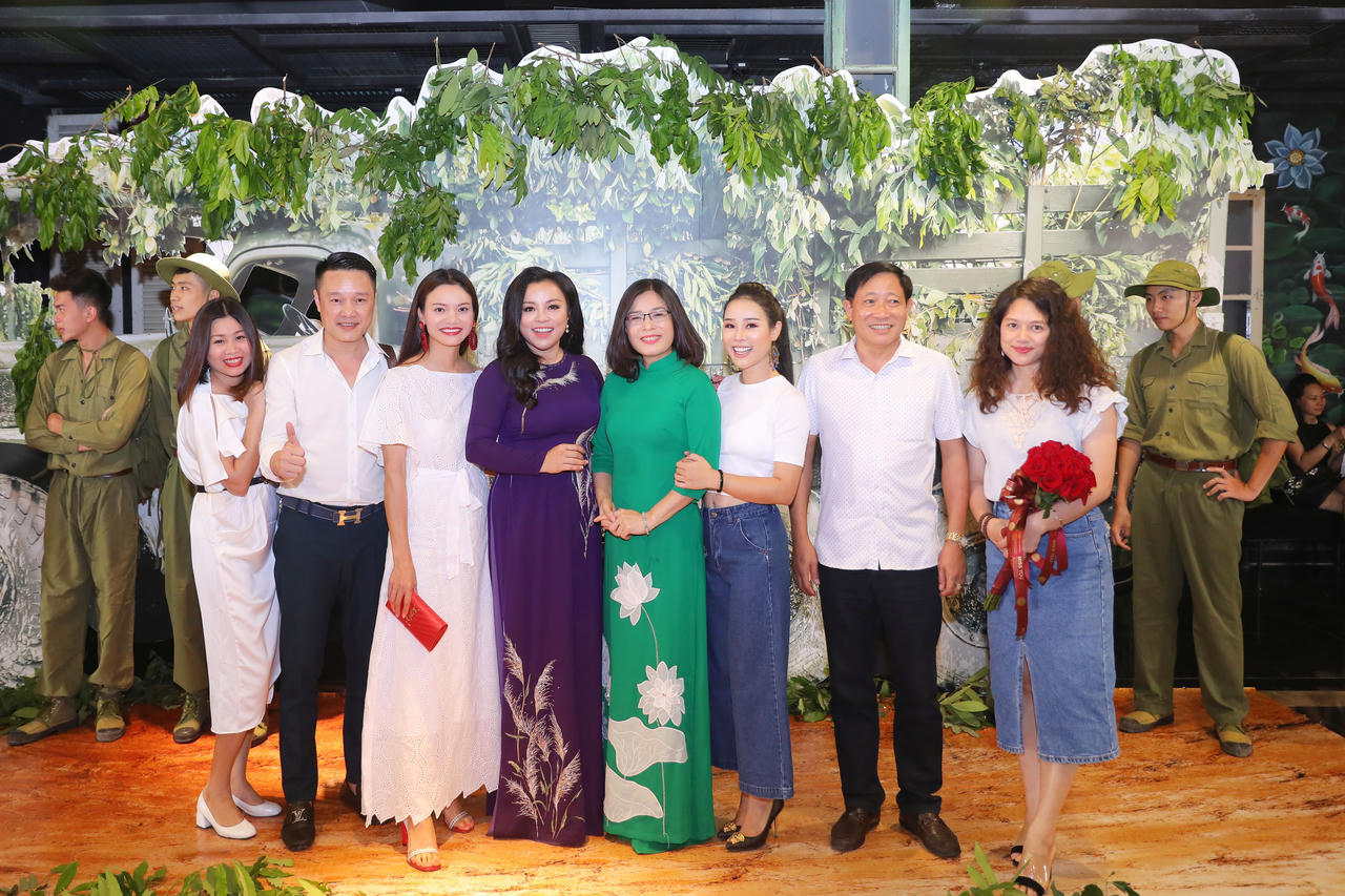 NSƯT Tố Nga cùng dàn nhạc giao hưởng ra nghĩa trang Đường Chín quay 'Gửi vào thương nhớ'