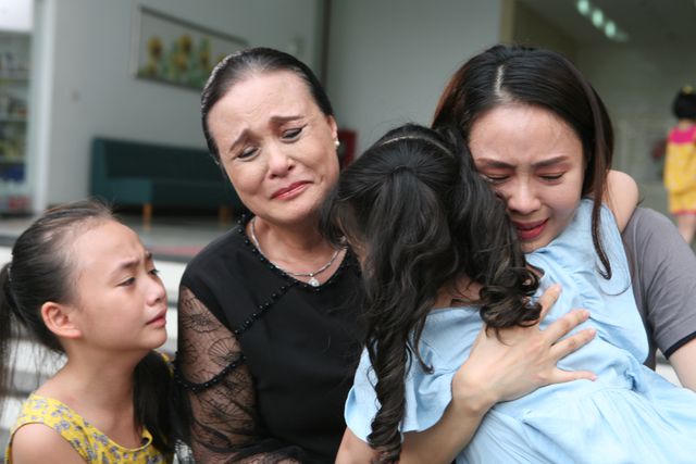 Hoàng Cúc vượt qua bạo bệnh, trở lại với “Hoa hồng trên ngực trái”