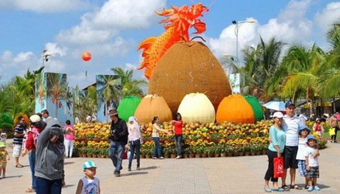 1.000 người trình diễn áo bà ba tại Lễ hội dừa Bến Tre