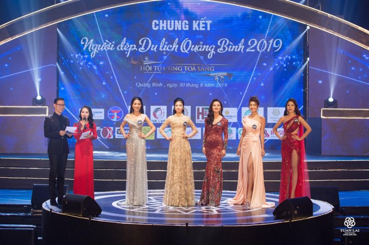 Trần Ngọc Huyền đăng quang Người đẹp Du lịch Quảng Bình 2019