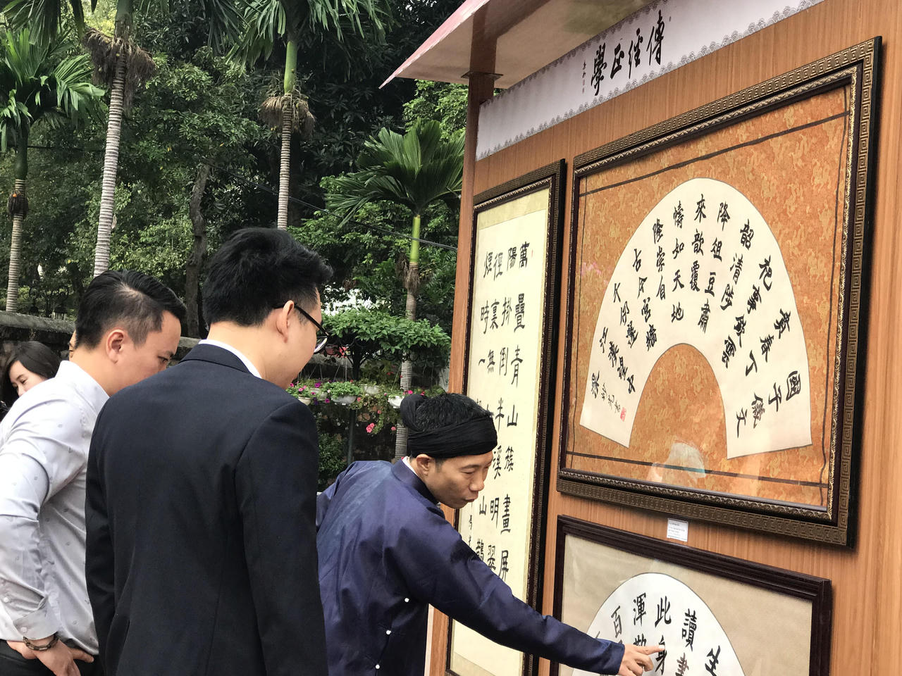 100 tác phẩm thư pháp “Truyền kinh chính học“