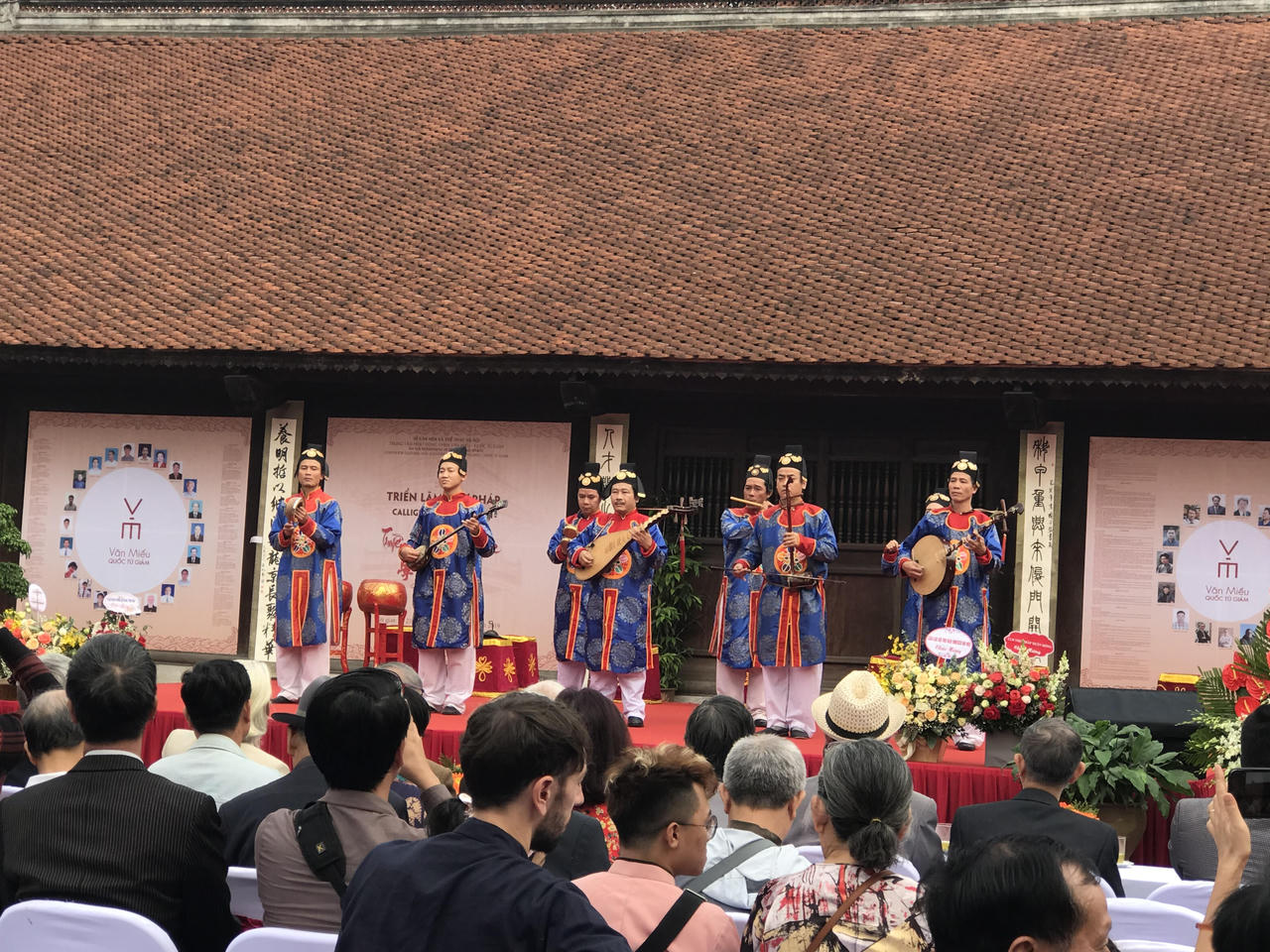 100 tác phẩm thư pháp “Truyền kinh chính học“