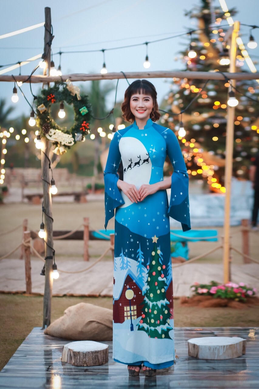 Thú vị bộ sưu tập áo dài họa tiết Giáng sinh