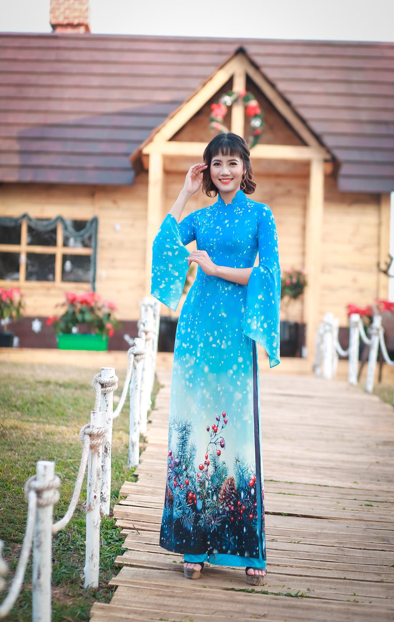 Thú vị bộ sưu tập áo dài họa tiết Giáng sinh