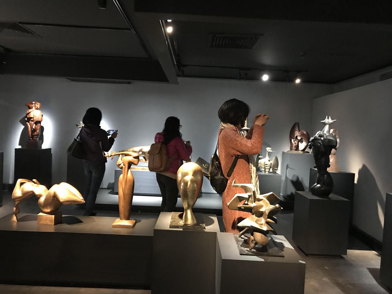 80 tác phẩm độc đáo khắc họa “Chân dung nghệ sĩ - Nhà điêu khắc Tạ Quang Bạo”