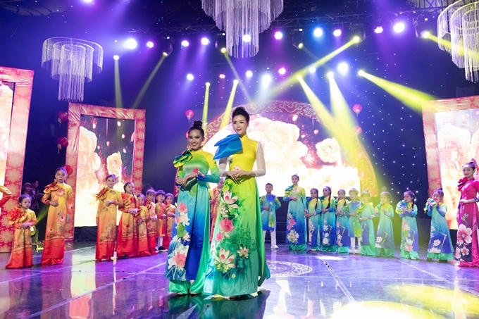 Quỳnh Hoa - Giải Vàng Siêu mẫu Việt Nam nêu quan điểm chuyện đại gia - chân dài