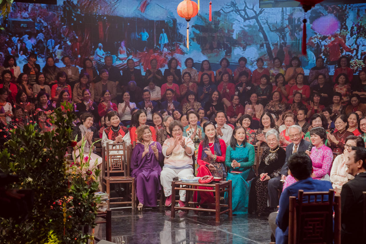 Các nghệ sĩ nổi tiếng hoài niệm Tết xưa tại “Hội Quán thanh xuân”