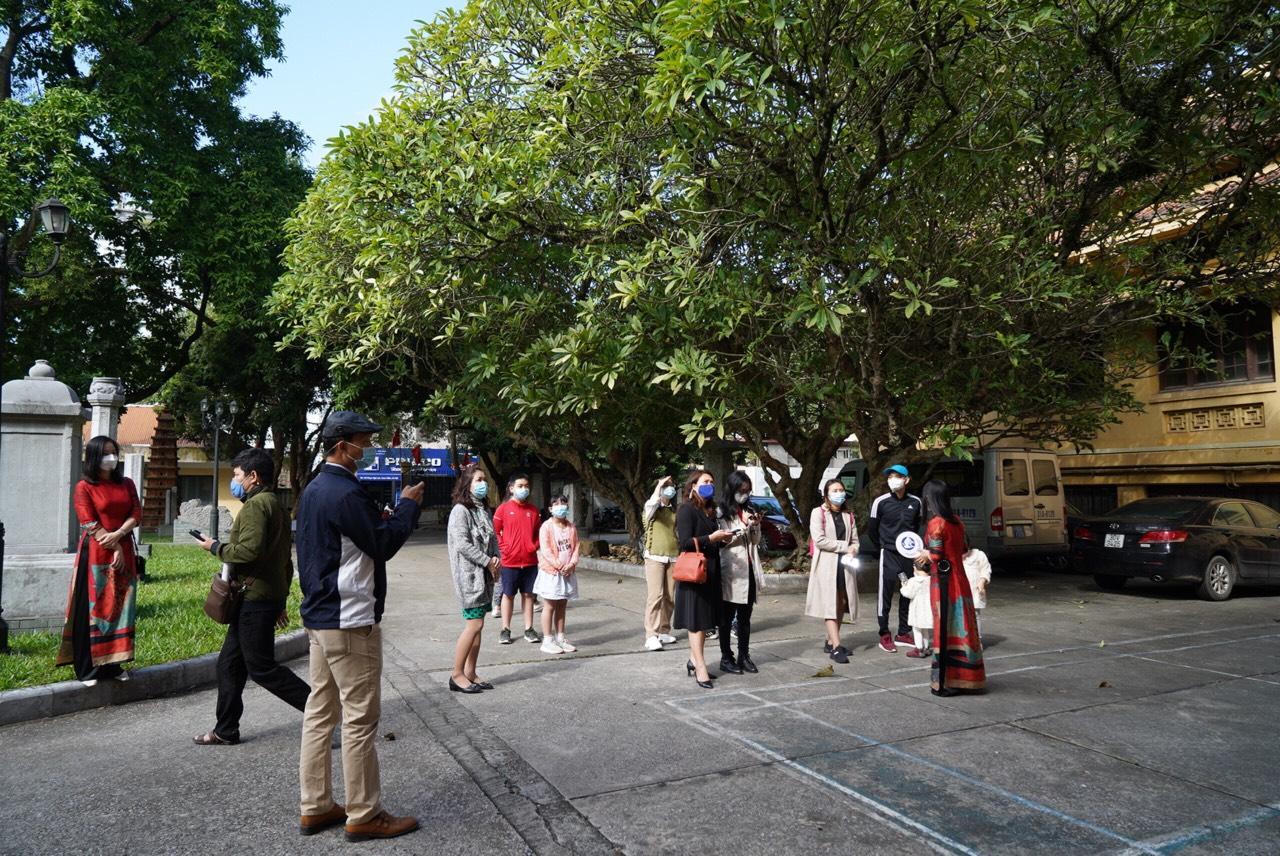 Hứng khởi thăm quan “Kiến trúc Pháp trong lòng Hà Nội”