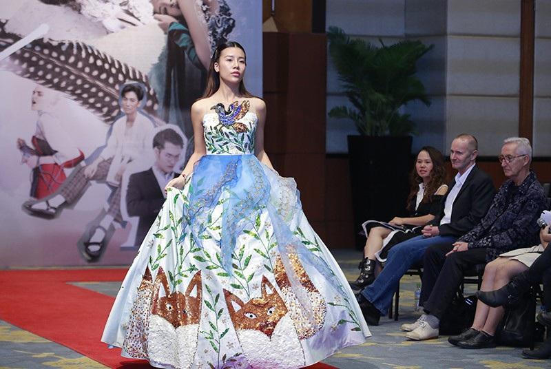 Thiết kế quốc phục dành cho đại diện Việt Nam tại Miss Eco