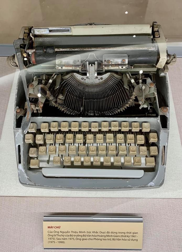 Triển lãm “Văn hóa soi đường cho quốc dân đi”