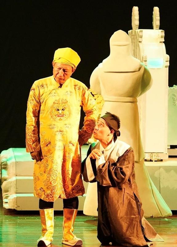 “Làm Vua” vở kịch lịch sử đạt giải Huy chương vàng