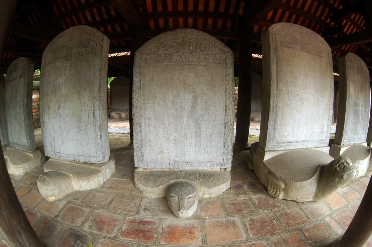 “Bia đá kể chuyện”