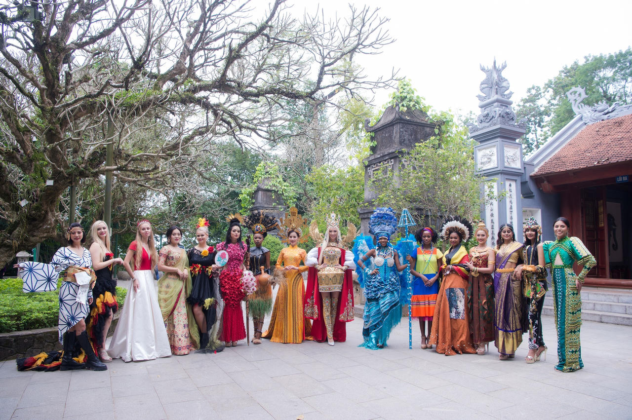 Thí sinh Hoa hậu Du lịch thế giới về miền đất Tổ Việt Nam