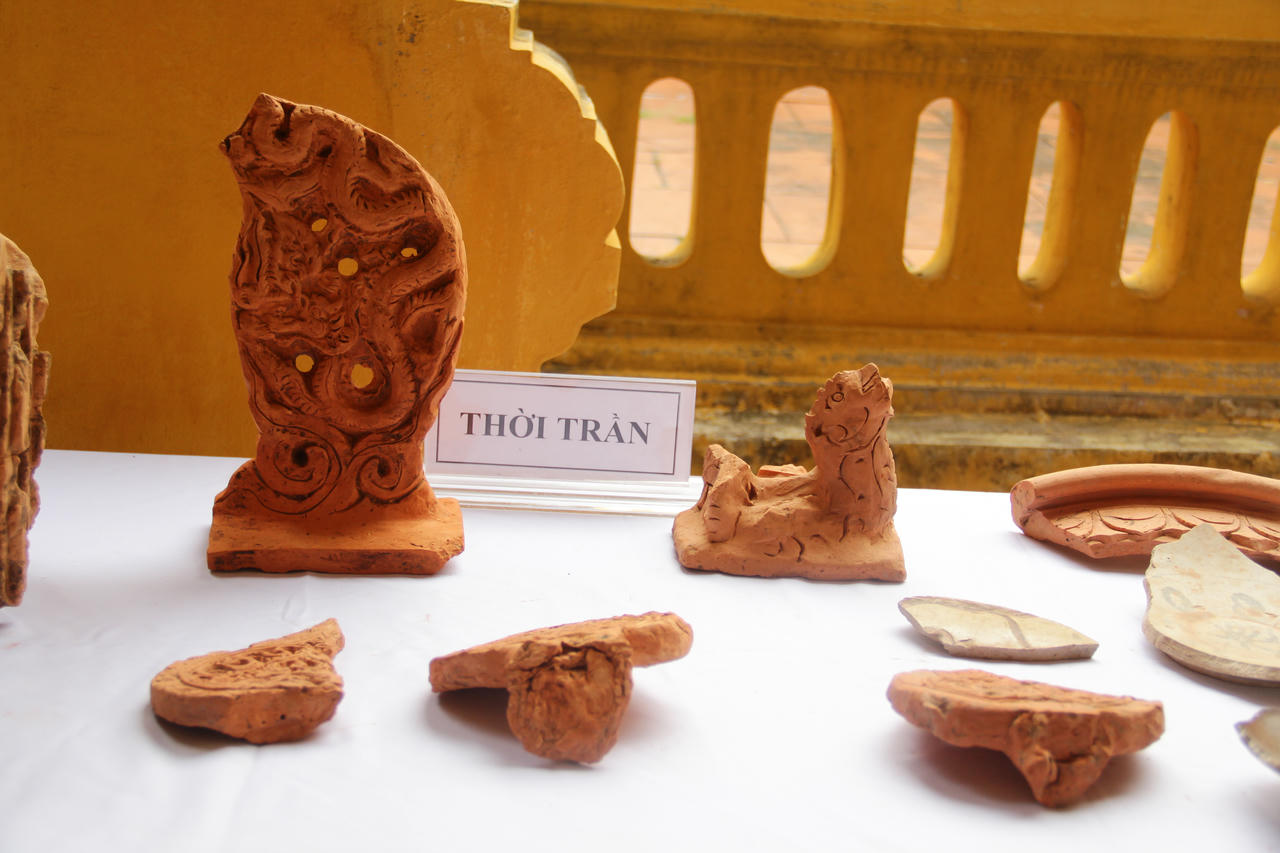 Tiếp tục phát lộ dấu tích kiến trúc tại Chính điện Kính Thiên