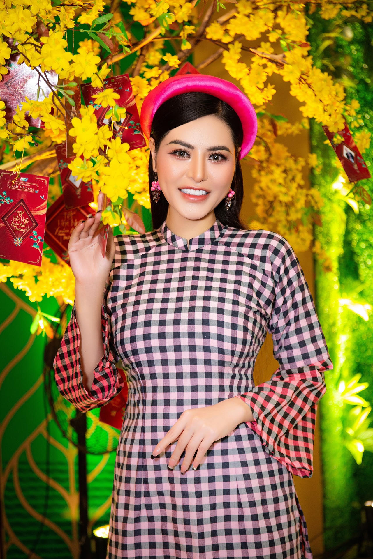 Hoa hậu Di Khả Hân dành một tình yêu đặc biệt cho những ngày xuân