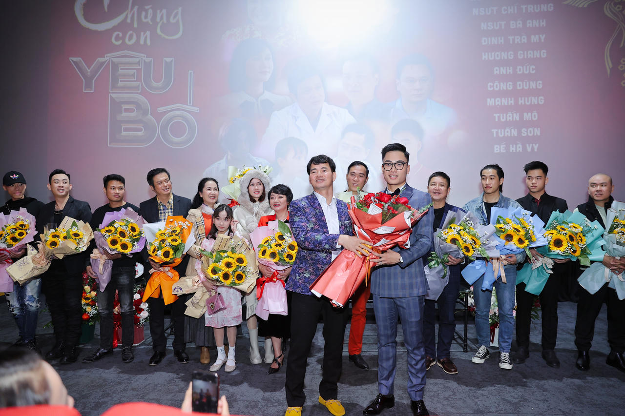 Nghệ sĩ Trà My cùng con trai làm phim Tết về gia đình