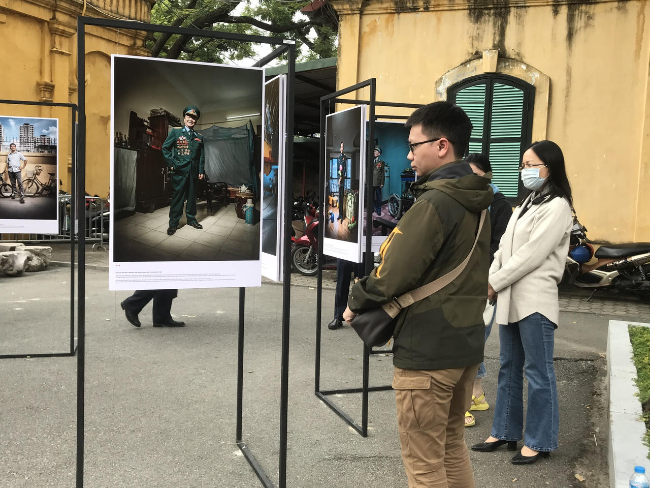 Khai mạc triển lãm “ Từ mặt đất đến bầu trời”