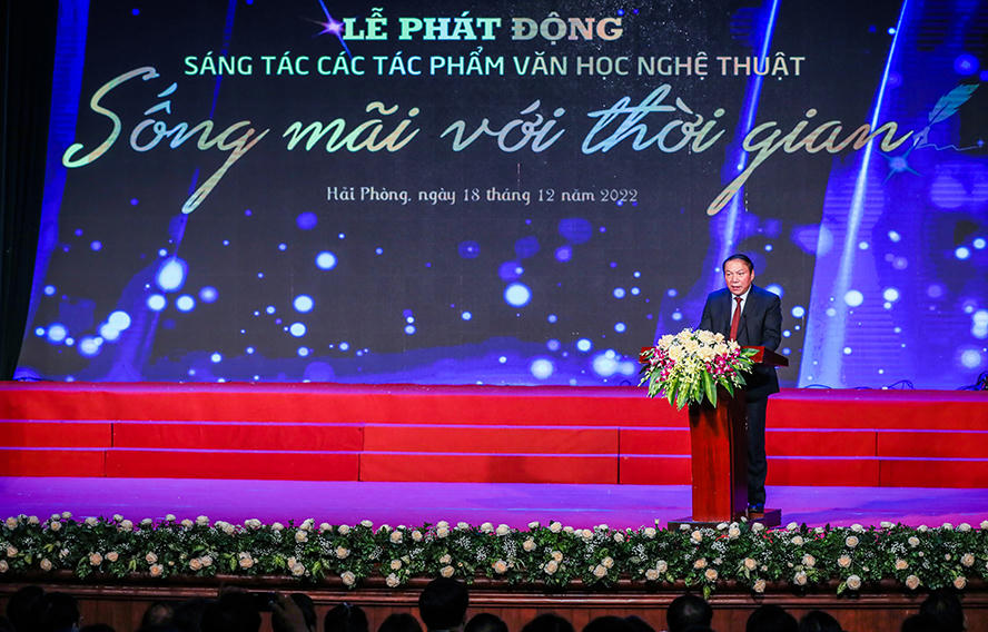 Phát động sáng tác các tác phẩm văn học nghệ thuật “Sống mãi với thời gian”