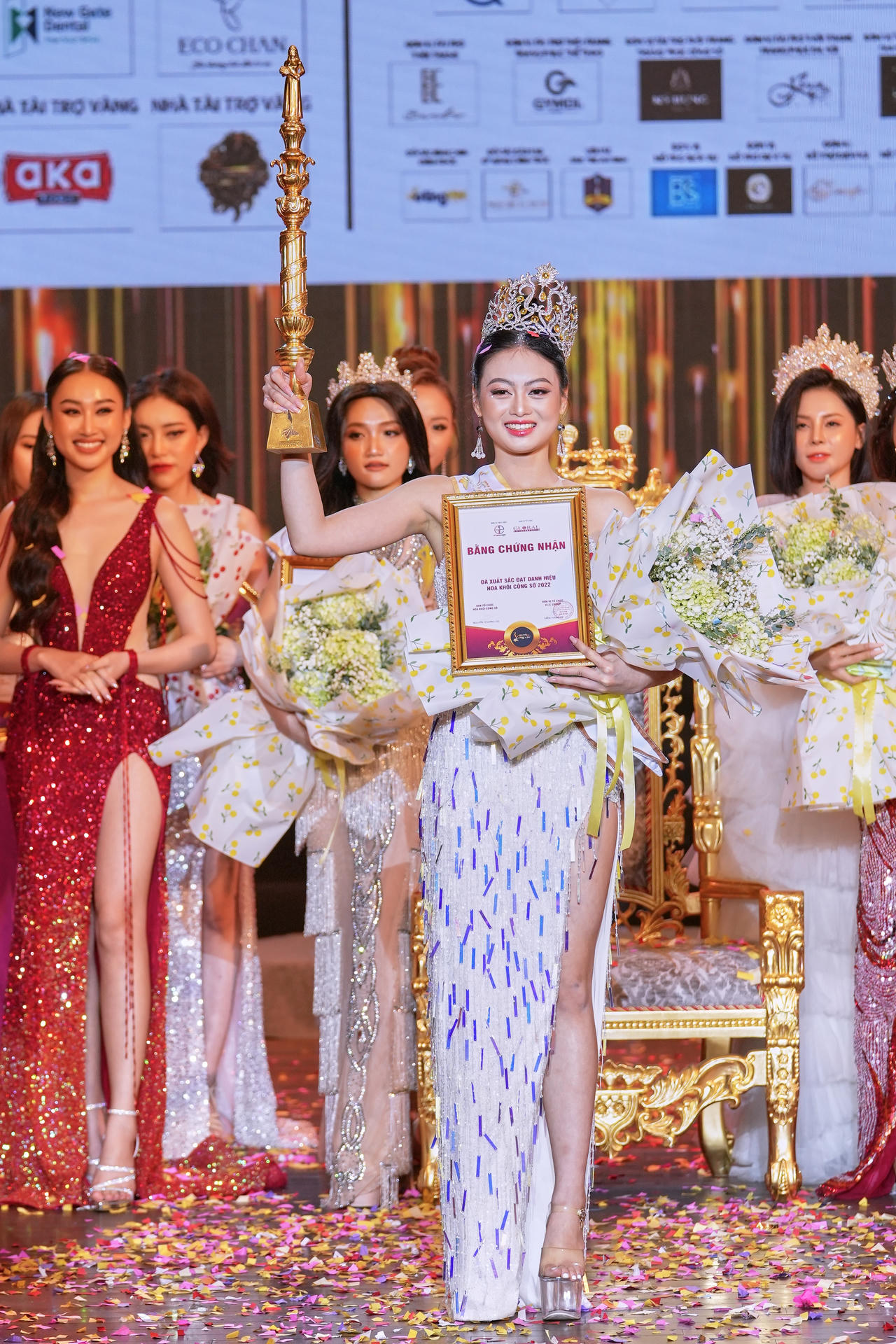 Ninh Diên Linh đăng quang “Hoa khôi công sở 2022”