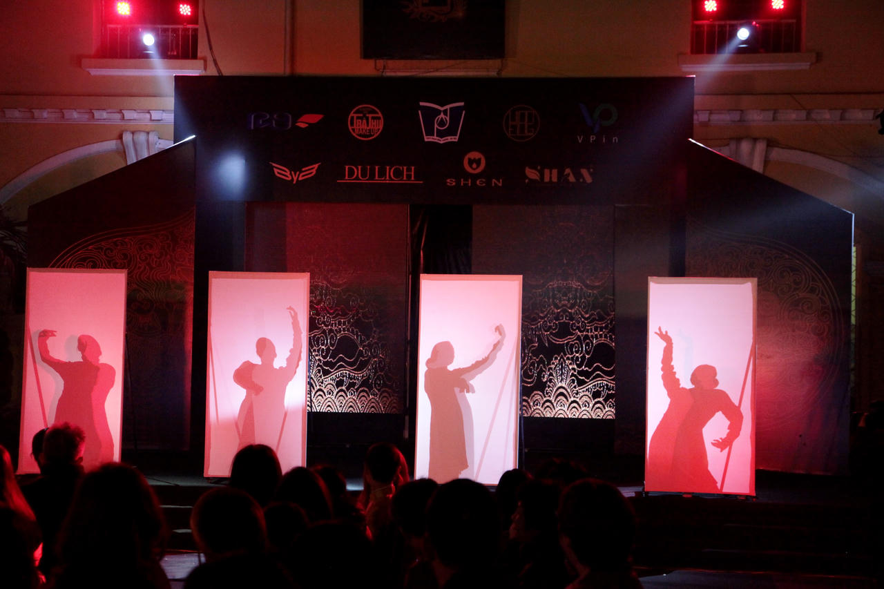 “Kế vãng khai lai” đưa người xem về quá khứ trên con thuyền thời gian