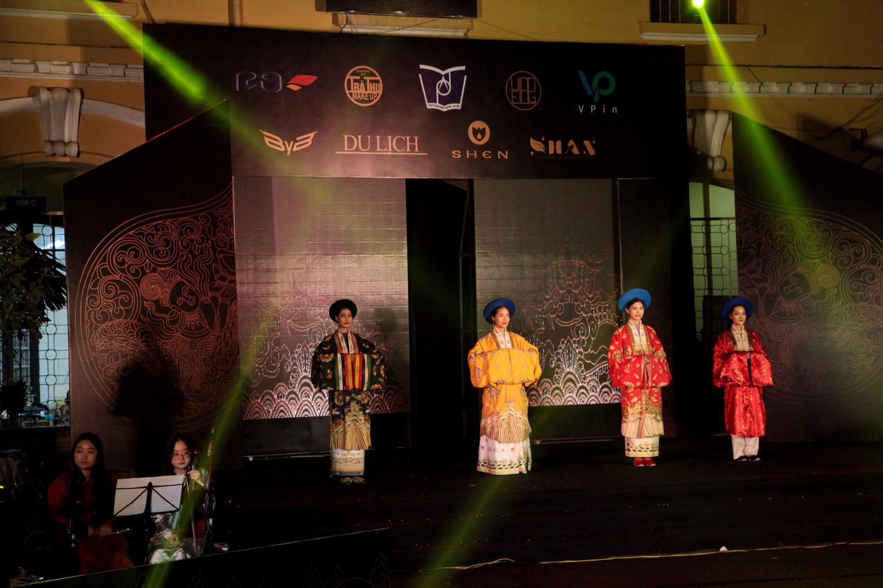 “Kế vãng khai lai” đưa người xem về quá khứ trên con thuyền thời gian